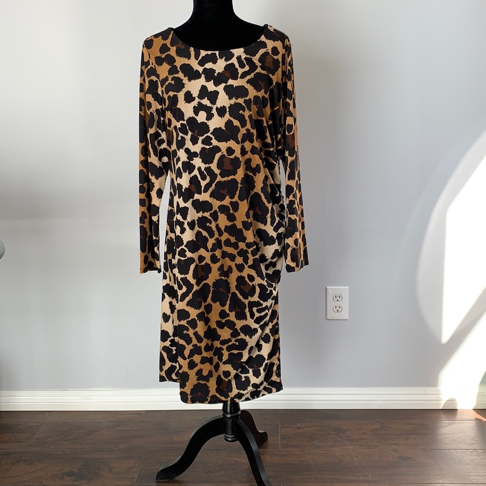 Leopard Print with gathered waist on one side knee length dress.